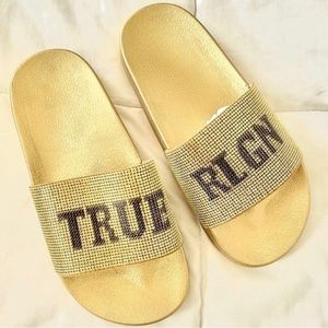 Size 9 TRUE RELIGION SLIDES